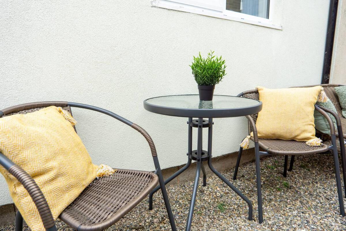 Cedar House - Air Host & Holiday home