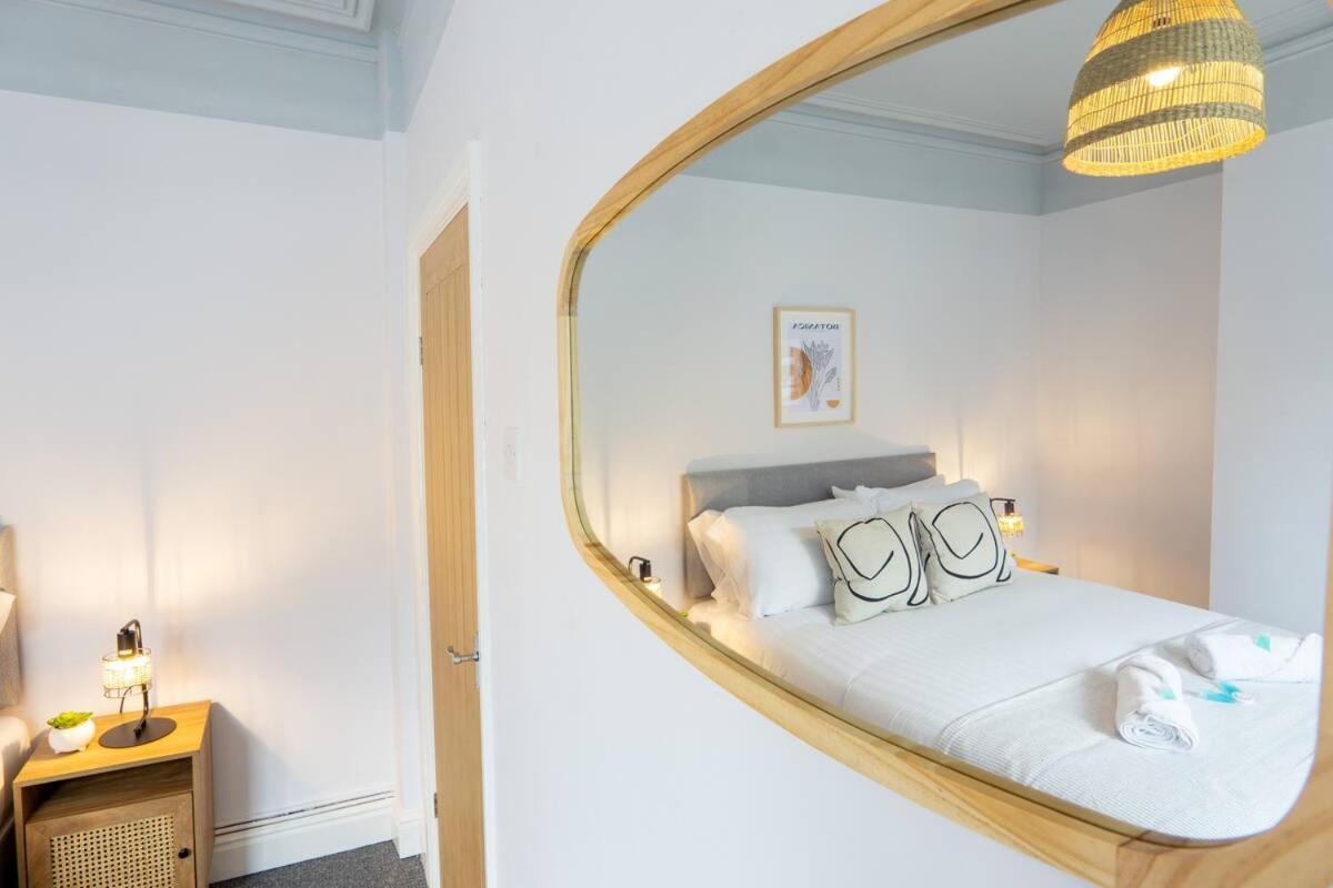 Cedar House - Air Host & Holiday home